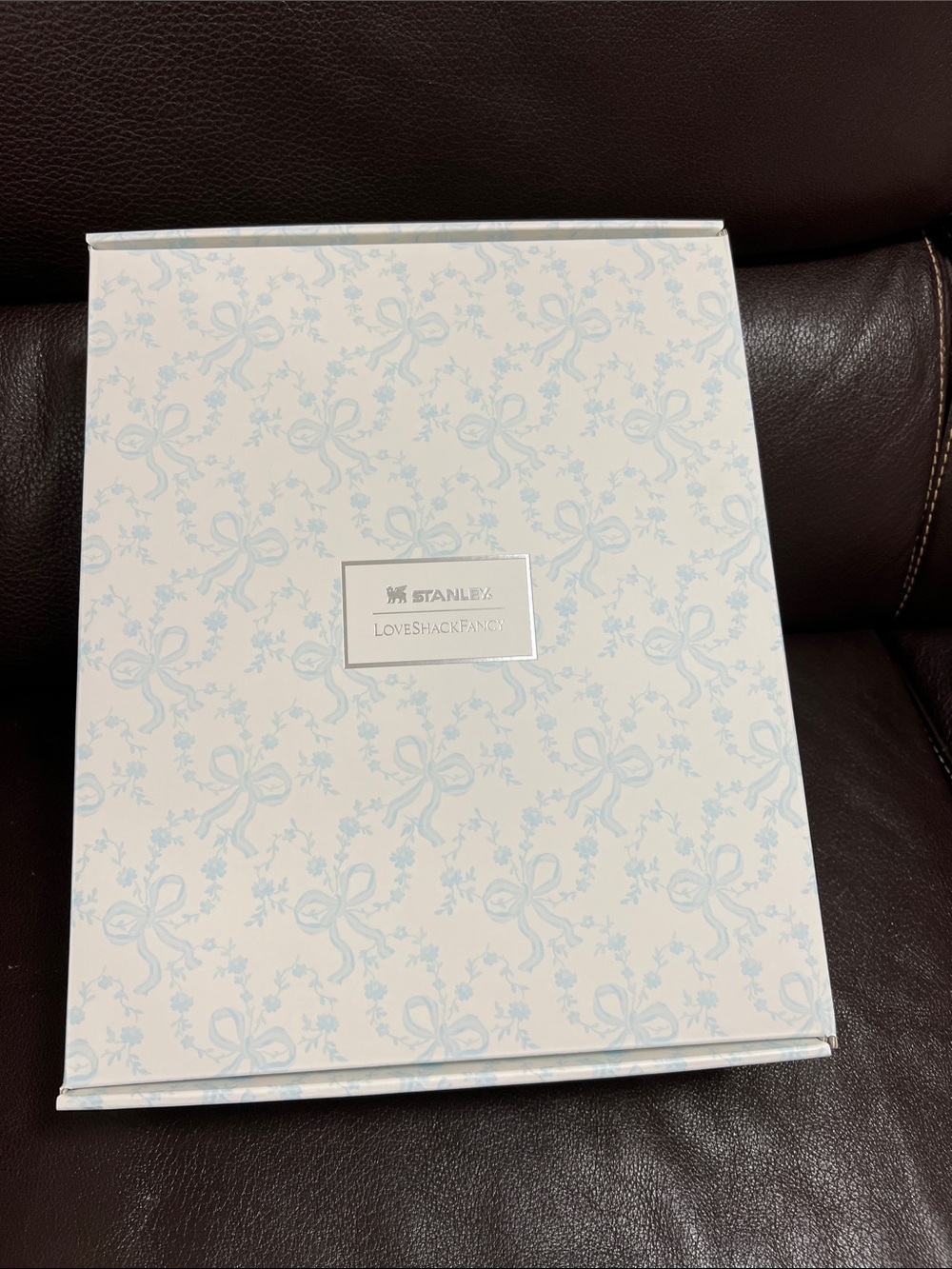 Stanley Decorative Box – Pale Blue & White Floral Bow Pattern